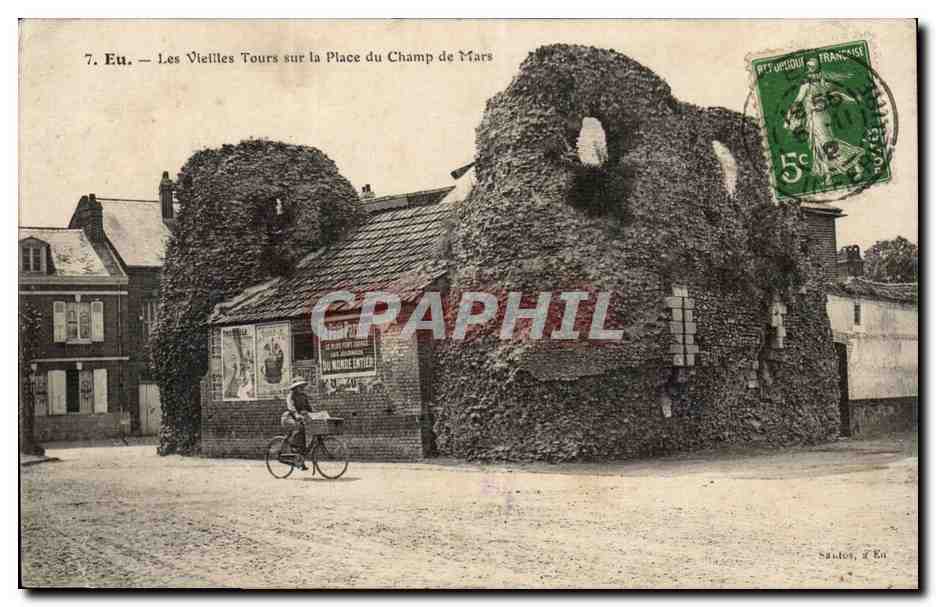 Eu - Les Vieilles Tours sur la Place du Champs de Mars - velo - cyclisme CPA 