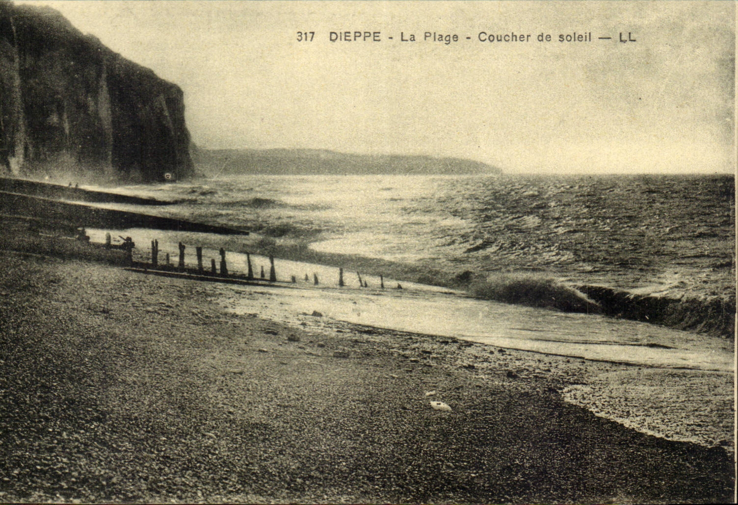 Dieppe - La Plage - Coucher de Soleil CPA 