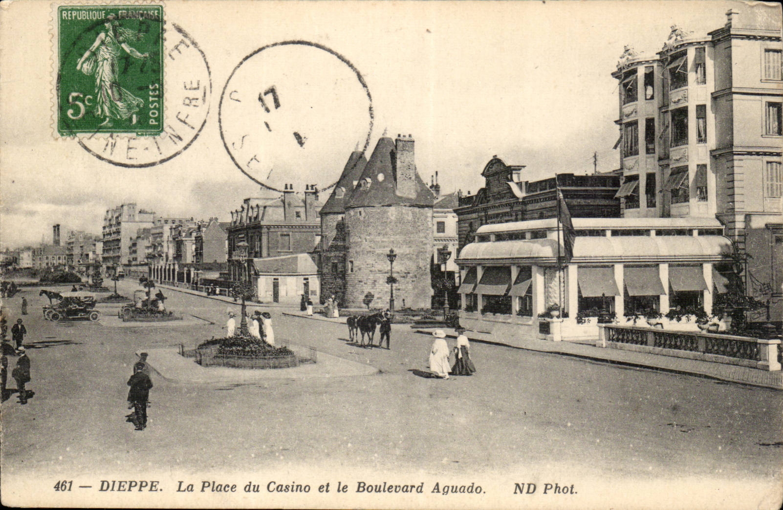 Dieppe - La Place du Casino et le Boulevard Aguando - CPA 