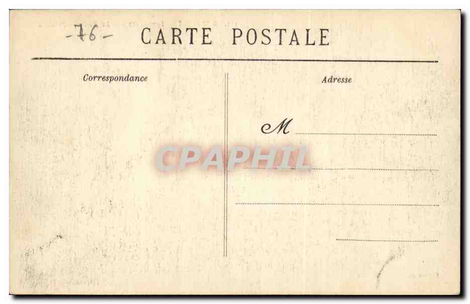 Le Treport - Sur la Plage - Au pied des Falaises - CPA  — Rückseite