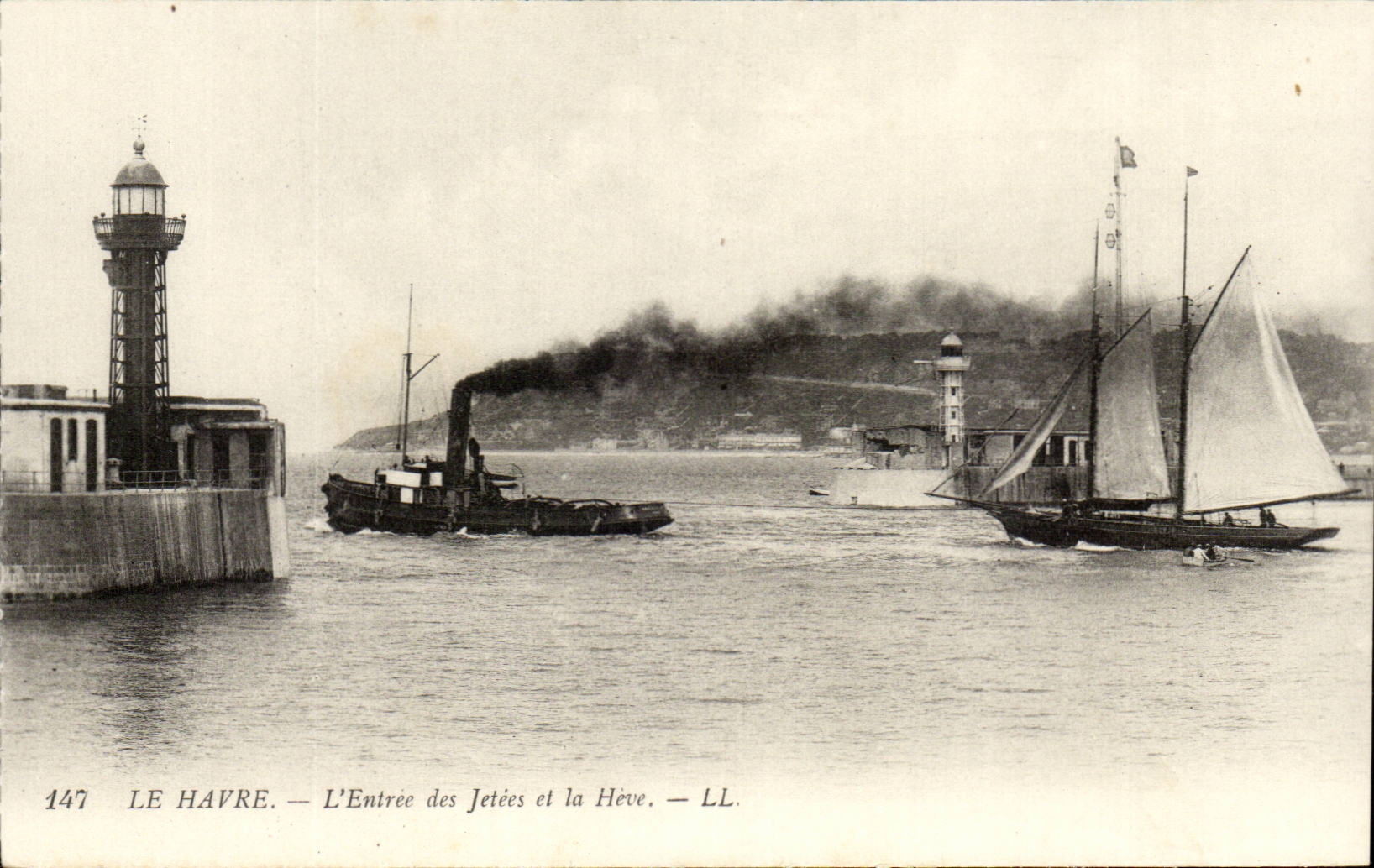 Le Havre - L'Entree de Jetee et la Heve - CPA 