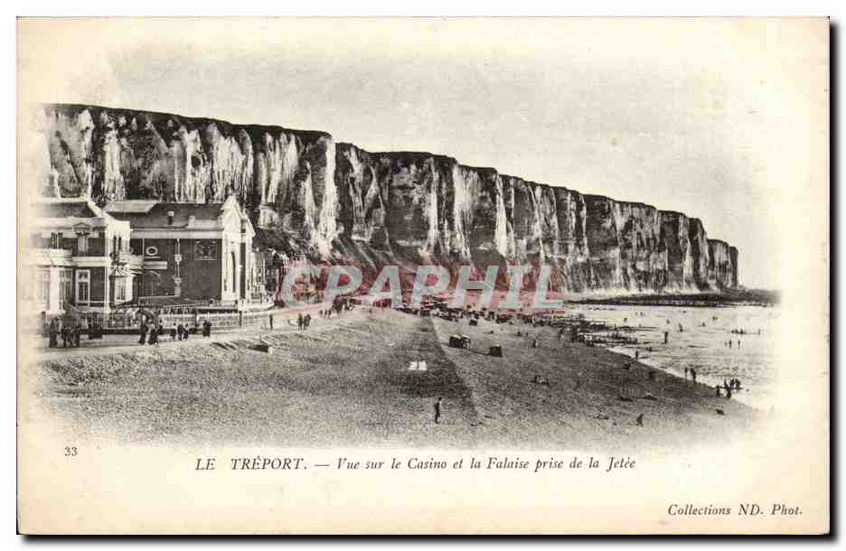 Le Treport - Vue sur le Casino et la Falaise prise de la Jetee - CPA 
