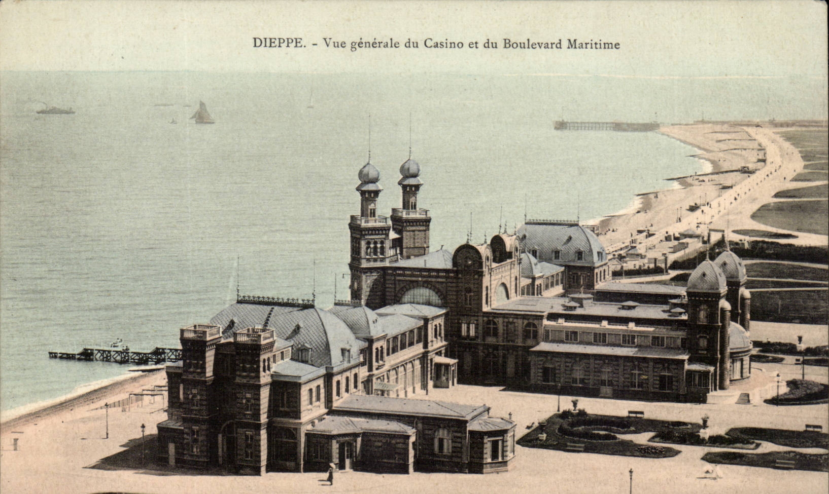 Dieppe - Vue Generale du Casino et du Boulevard Maritime - CPA 