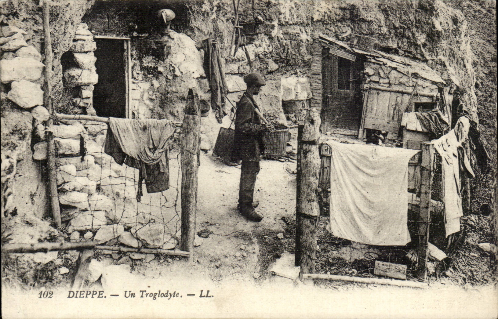 Dieppe — Un Troglodyte — LL.