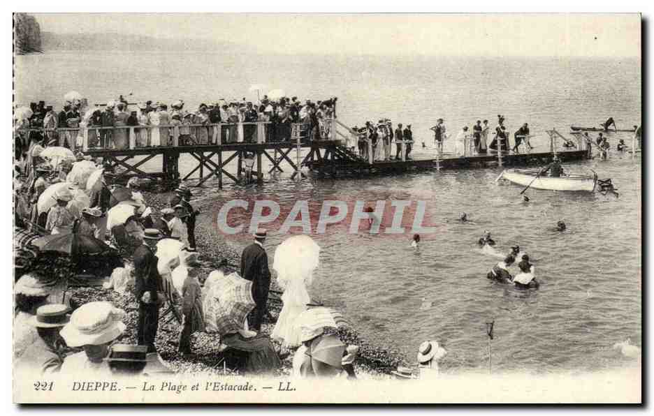 Dieppe - La Plage et l'Estacade - CPA 