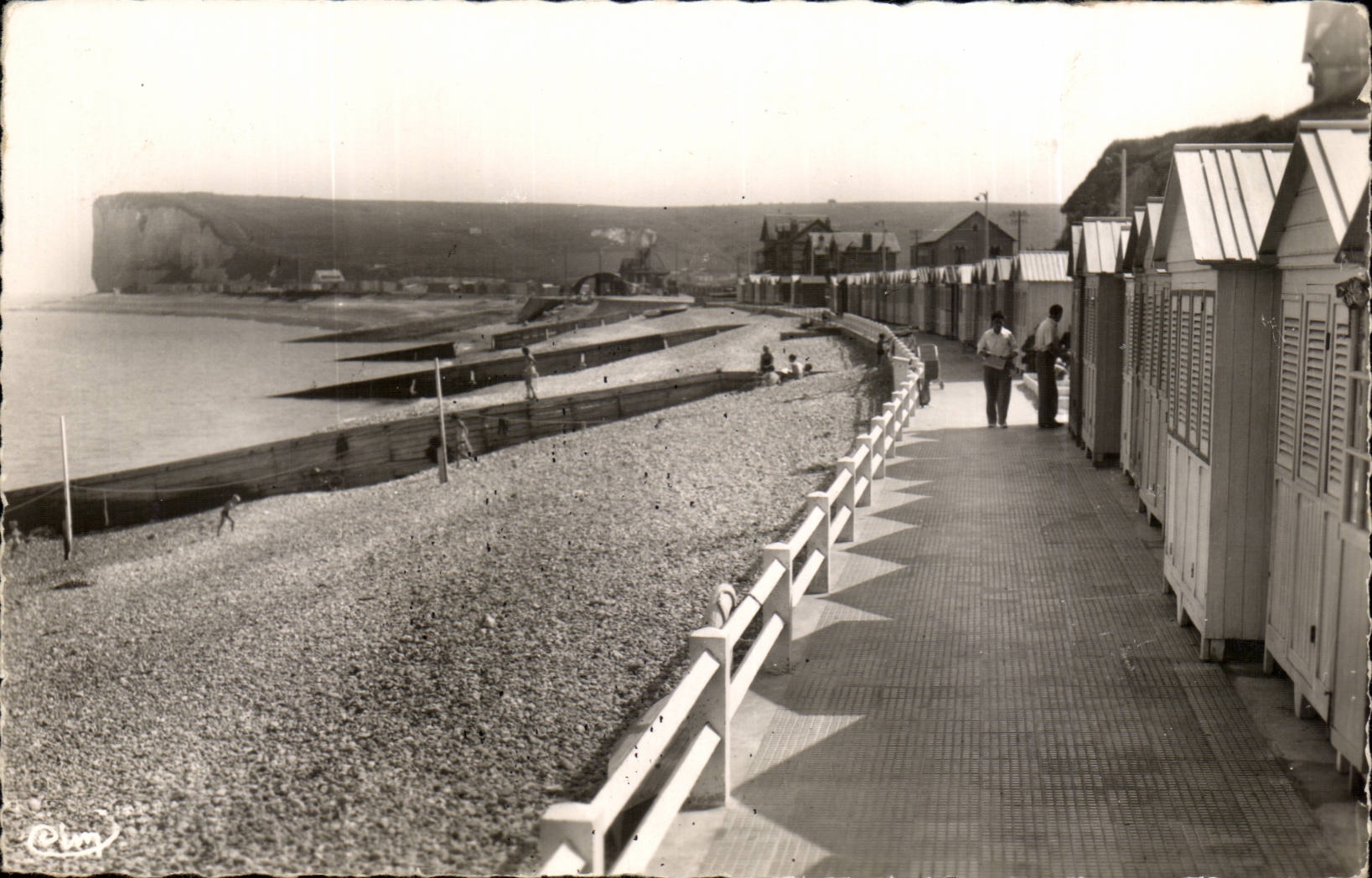 Veulettes - La Plage - La Digue - La Falaise d'Amont - CPA 