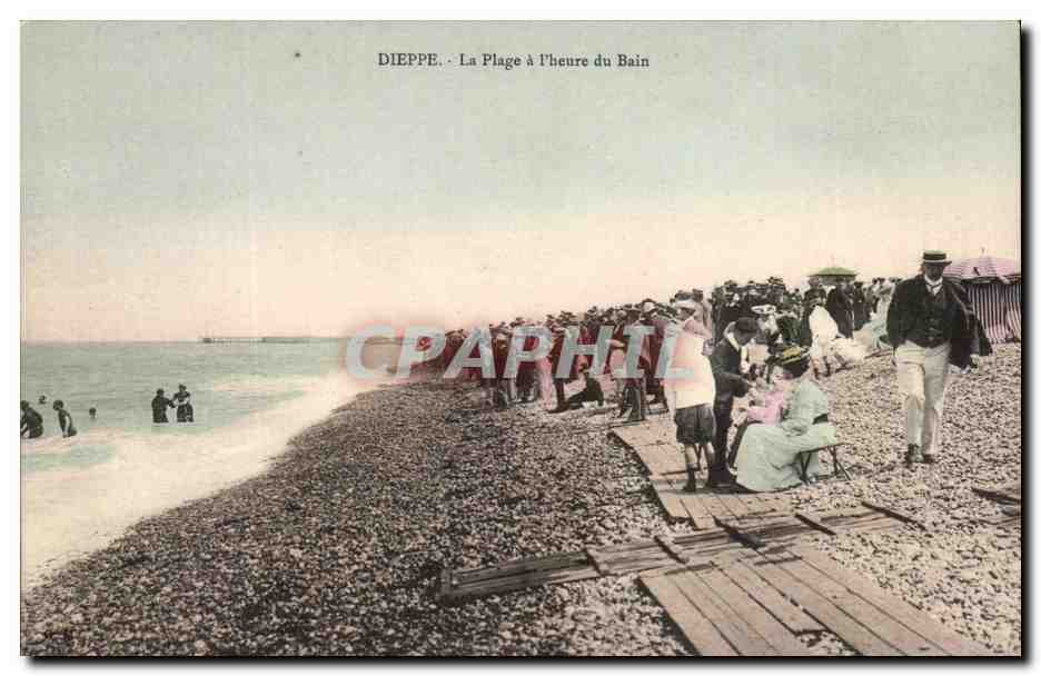 Dieppe - La Plage a l'heure du bain CPA 