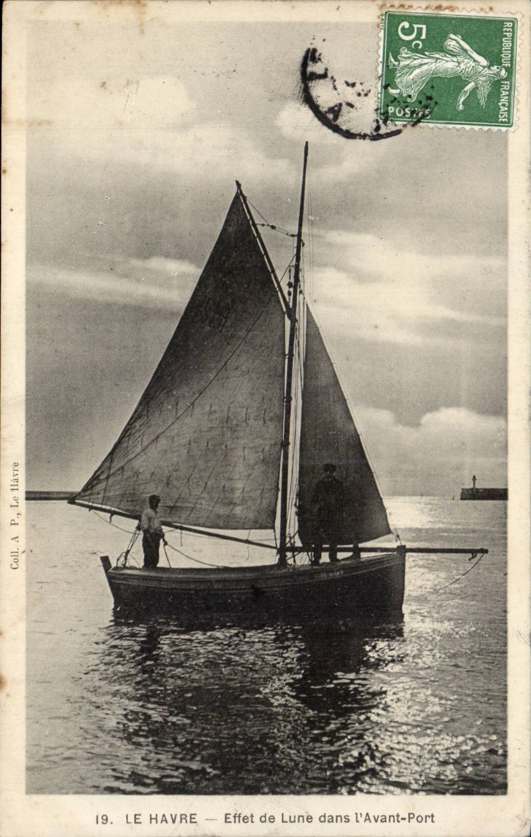 Le Havre - Effet de Lune dans l'Avant Port CPA 