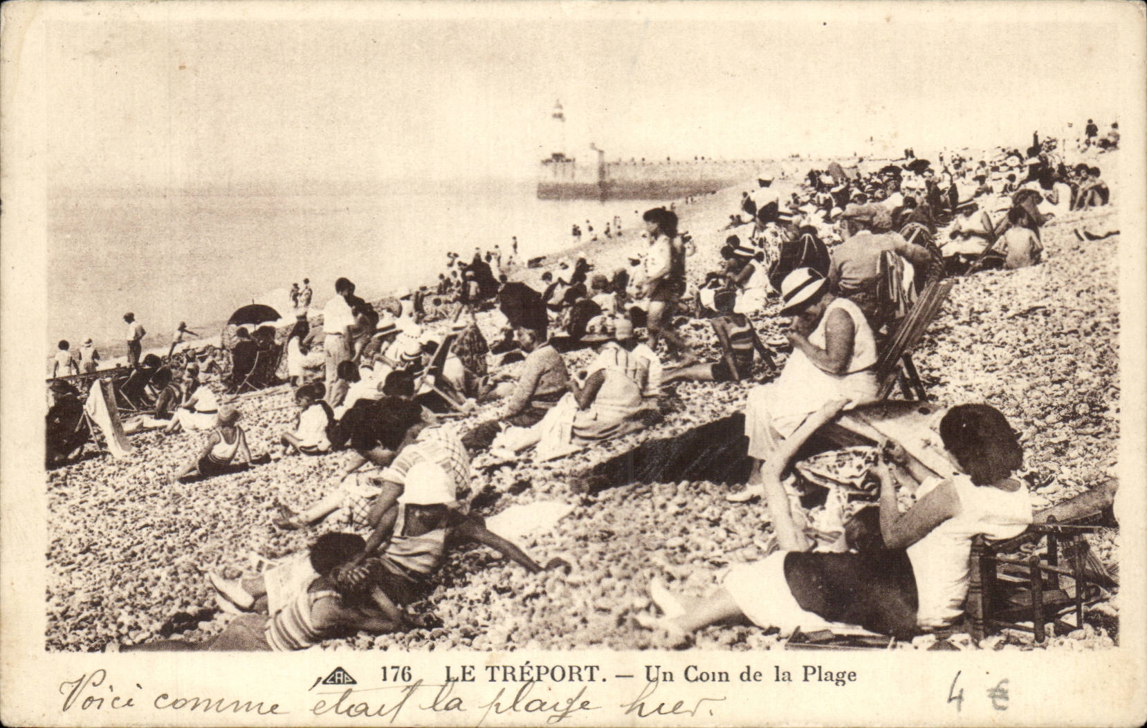 Le Treport - Un Coin de la Plage CPA 