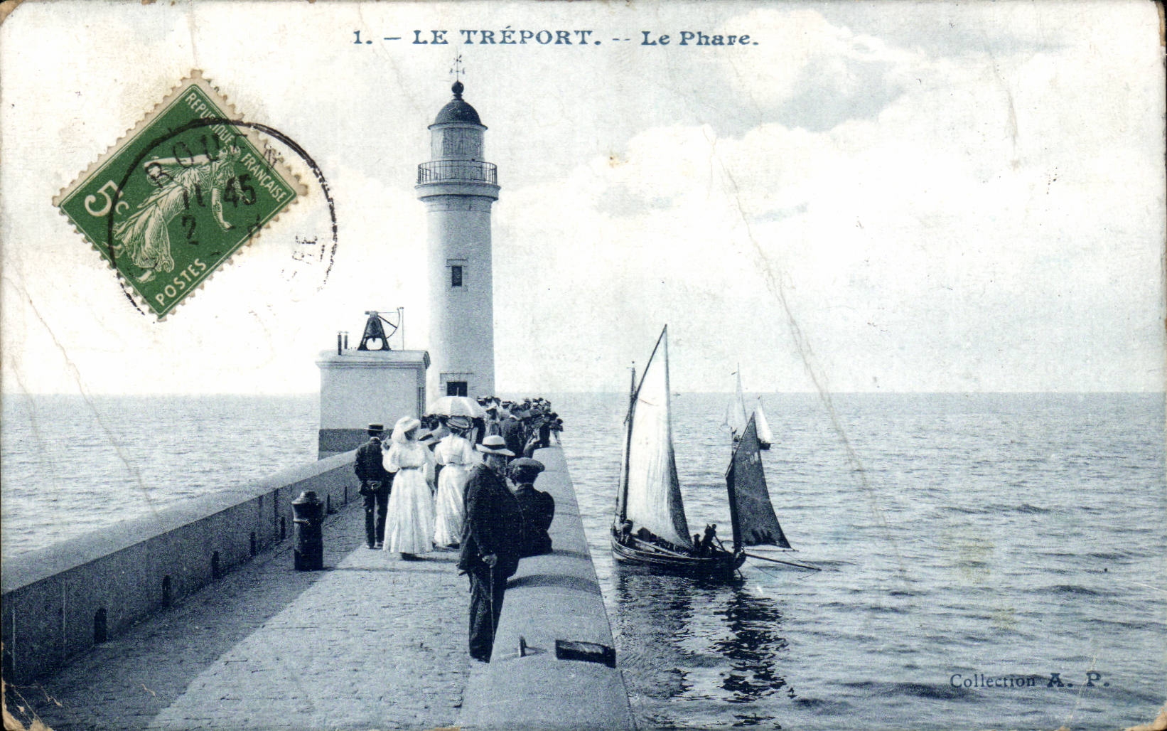Le Treport - Le Phare - lighthouse CPA 