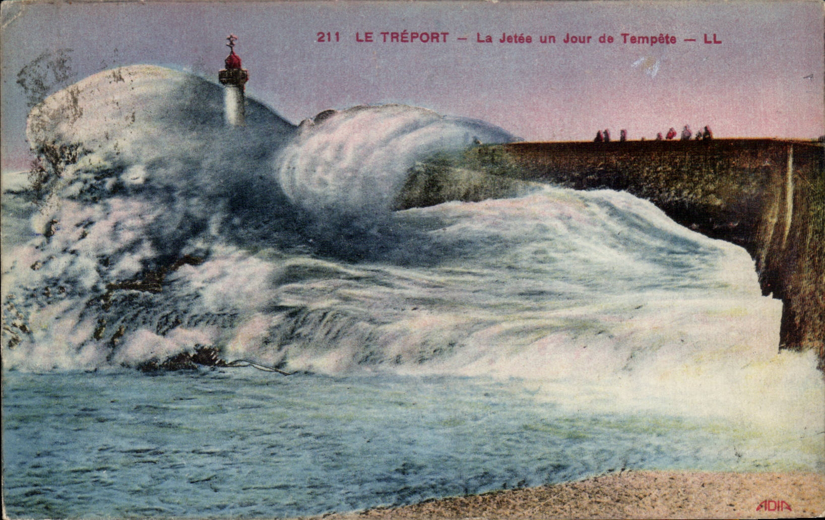 Le Treport - La Jetee - Un Jour de Tempete Le Phare - lighthouse CPA 