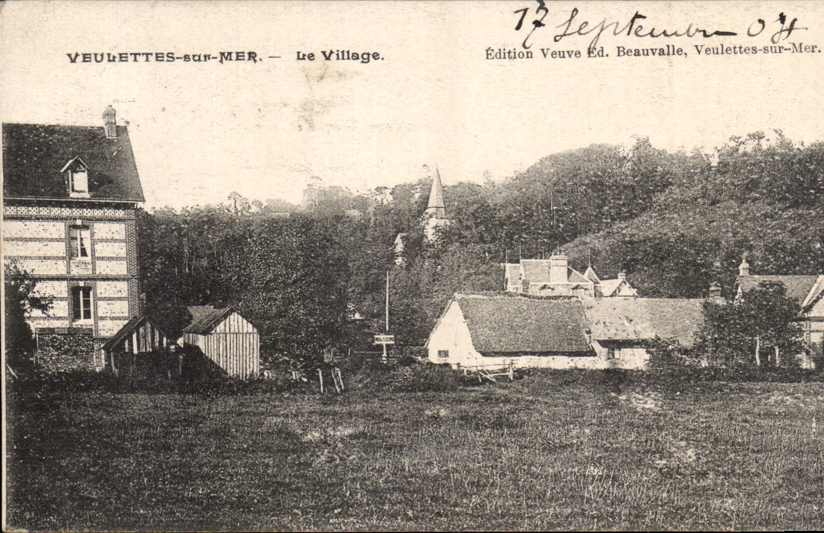 Veulettes sur Mer - Le Village - CPA 