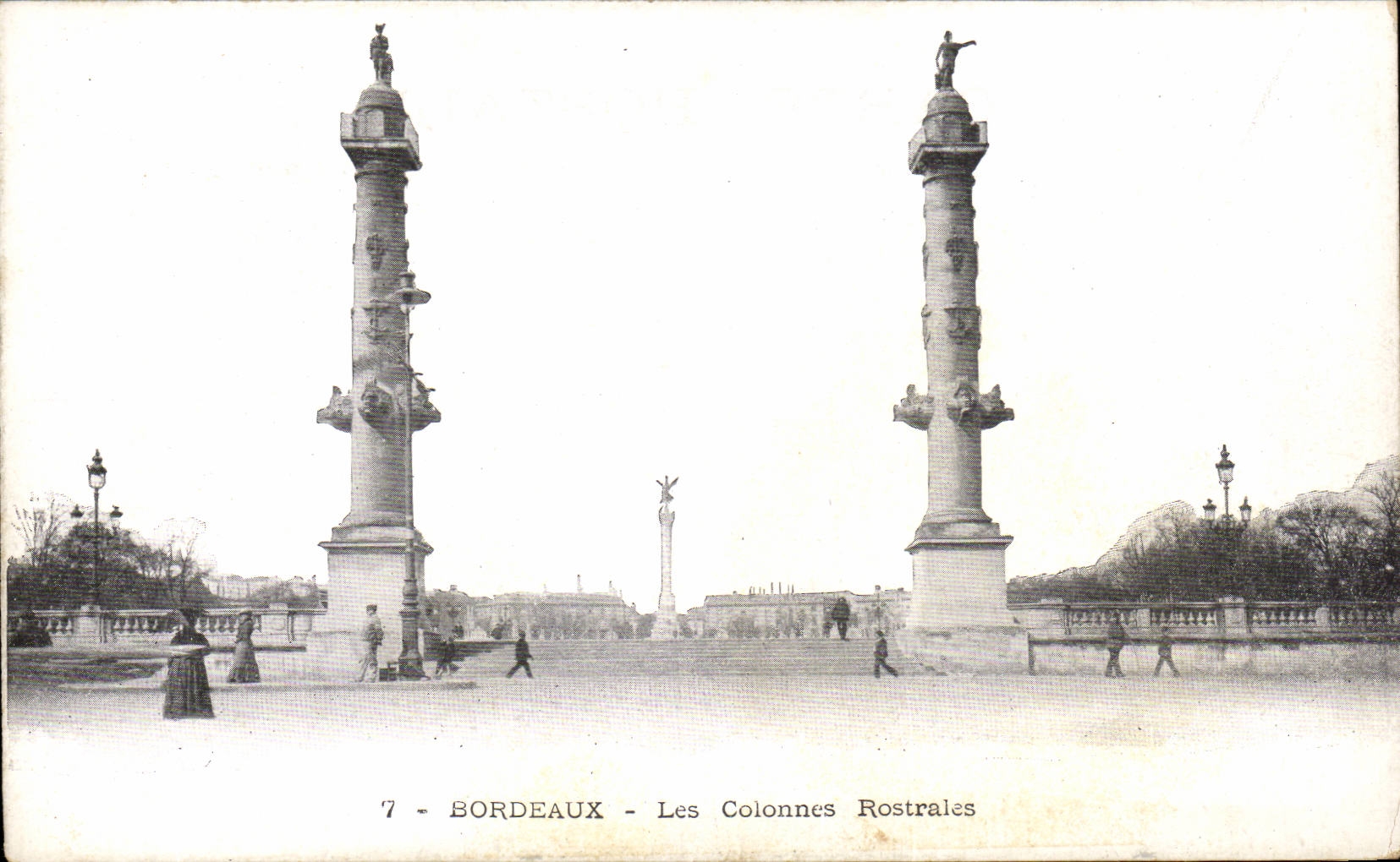 Bordeaux - Les Colonnes Rostrales CPA 