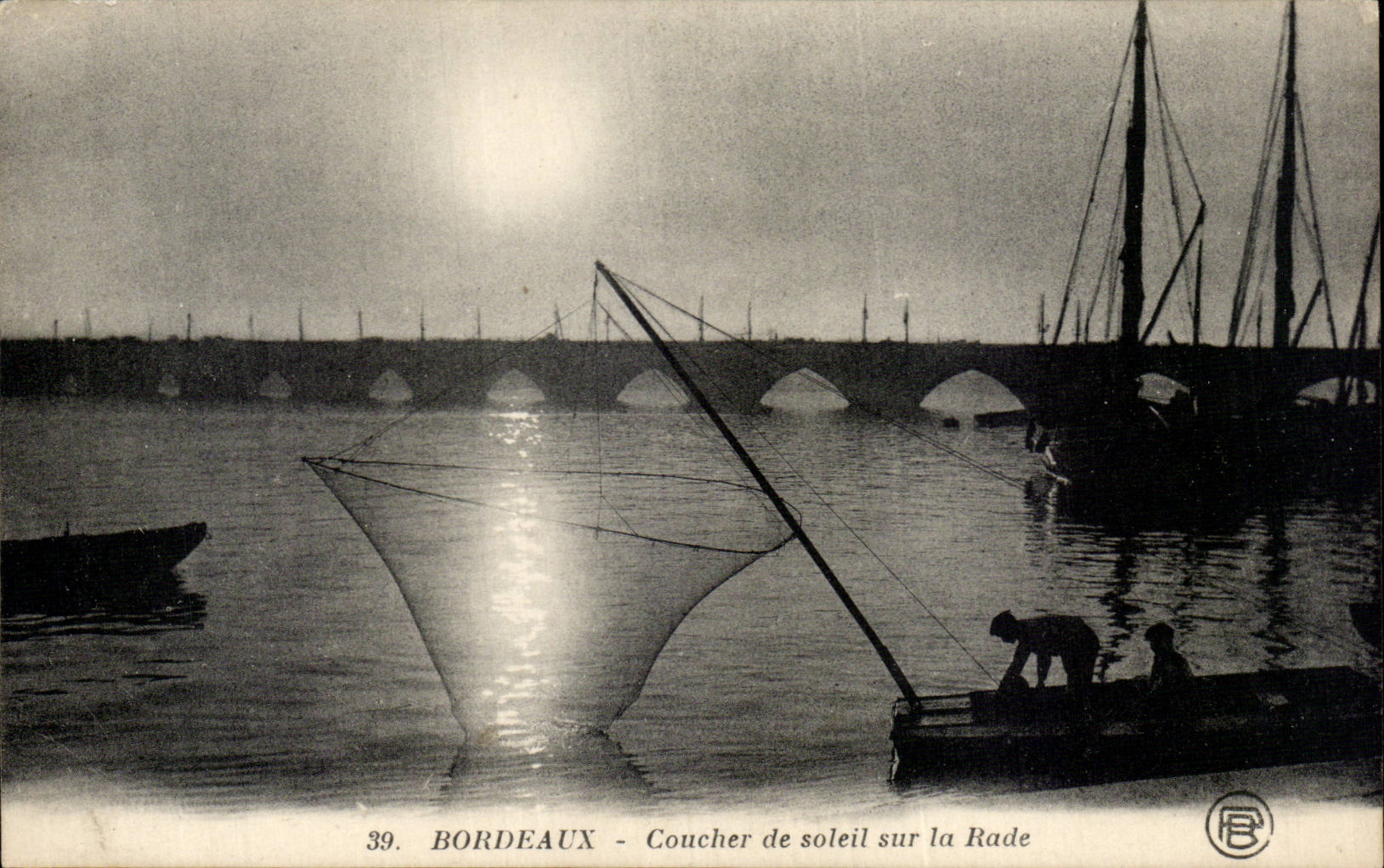 Bordeaux - Coucher de soleil sur la Rade — éditeur RB, n° 39
