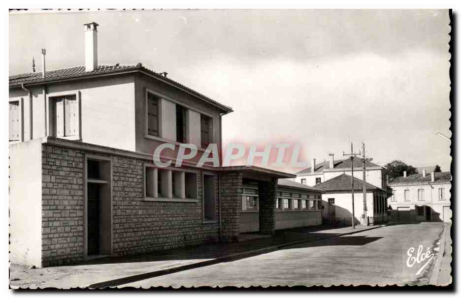 Castillon la Bataille - L'Ecole Materelle et la Poste CPA 
