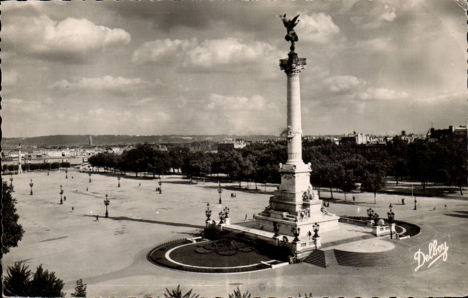 Bordeaux - La Place des Quinconces CPA 