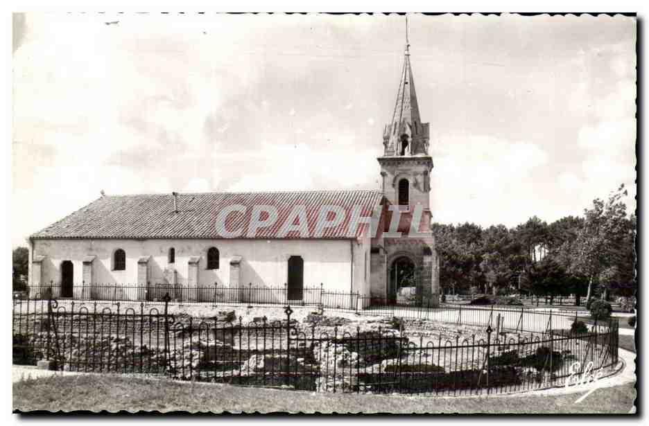 Andernos les Bains CPA L'eglise et les ruines gallo romaines