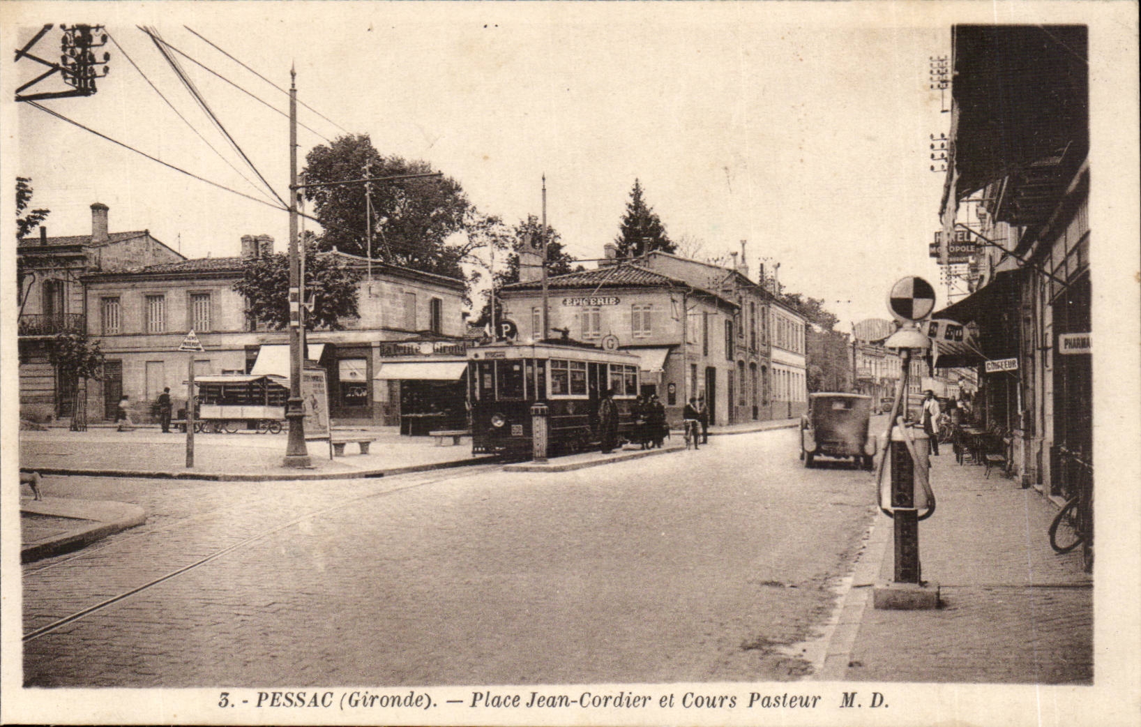 Pessac CPA Place Jean Cordier et cours Pasteur