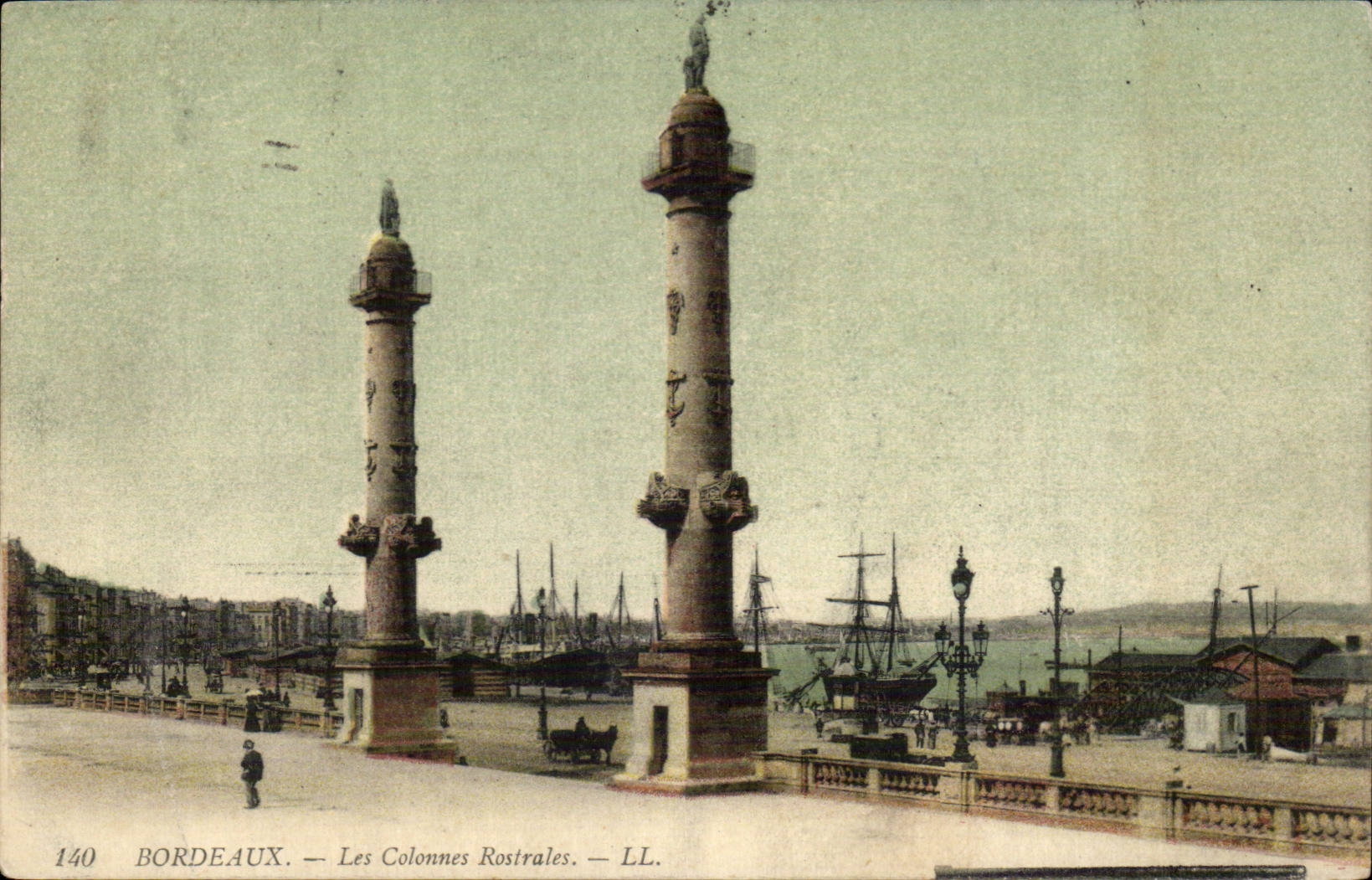 Bordeaux CPA Les colonnes rostrales