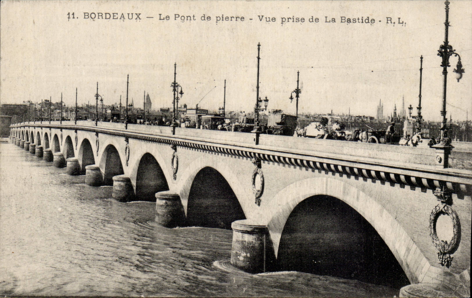 Bordeaux CPA Le pont de pierre Vue prise de la Bastide