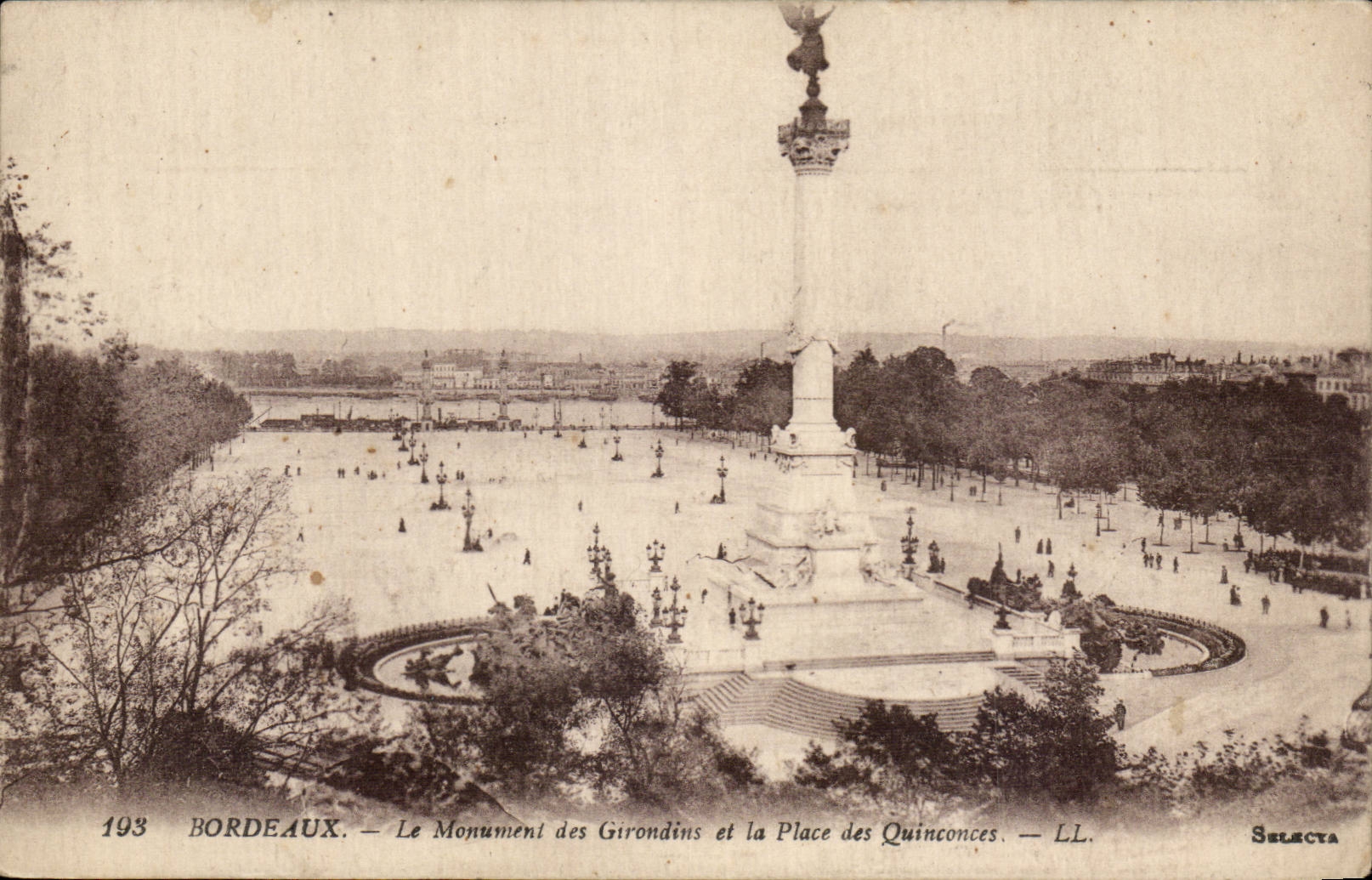 Bordeaux CPA Le Monument des Girondins et la Place des Quinconces