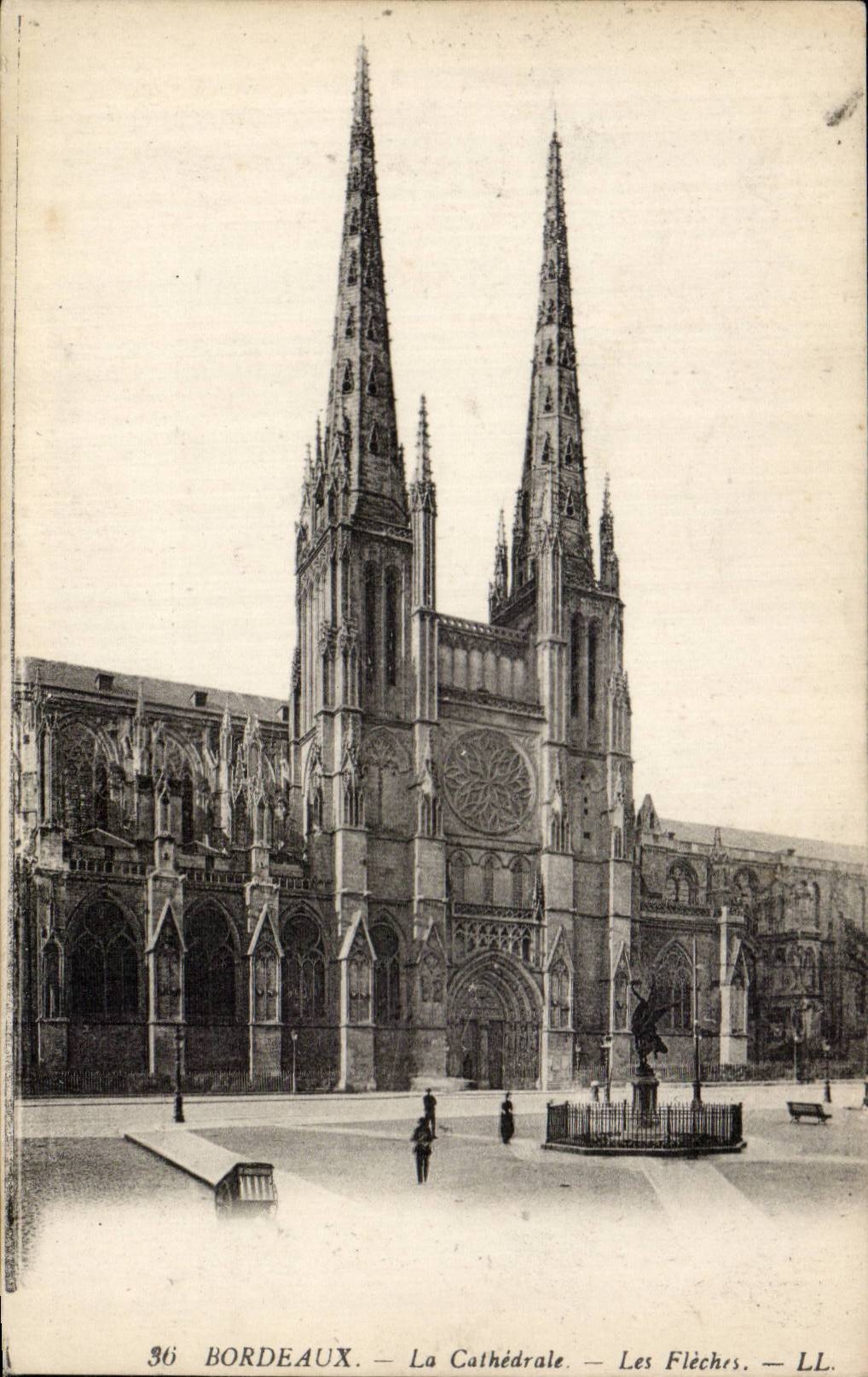 Bordeaux CPA La cathedrale Les fleches