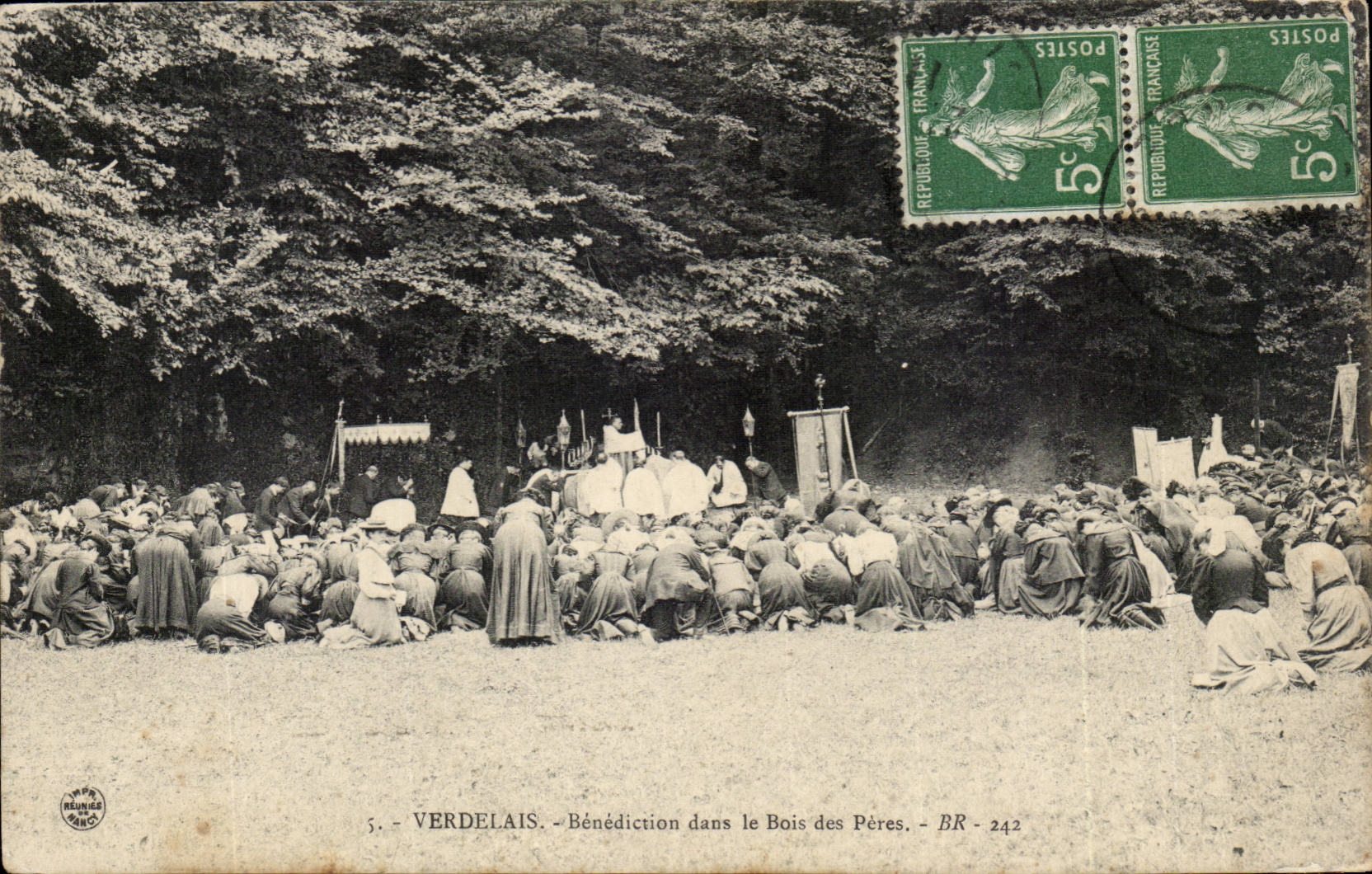 Verdelais CPA Benediction dans le bois des Peres