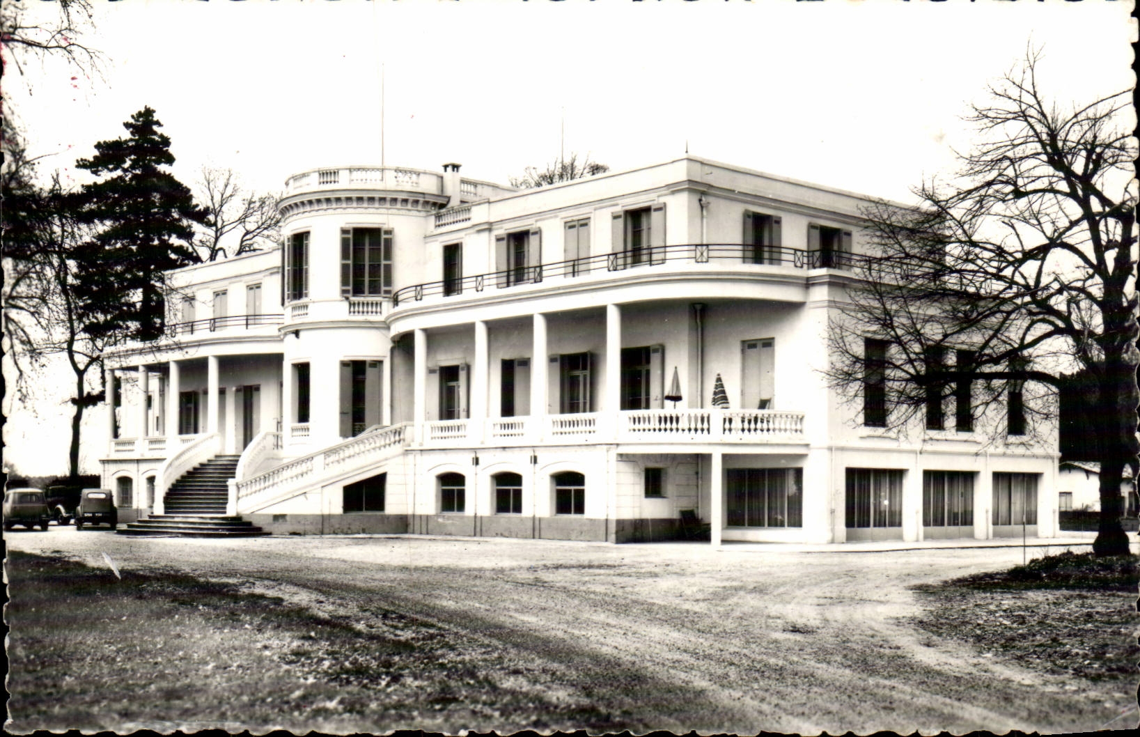 Villa à Léognan — Châteauneuf — Éditions J.R. Danneau, Bordeaux