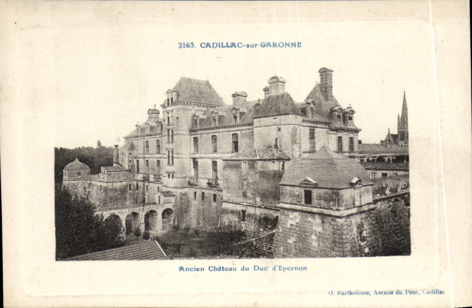Cadillac-sur-Garonne — Ancien Château du Duc d'Epernon — O. Bartholome, Avenue du Poni
