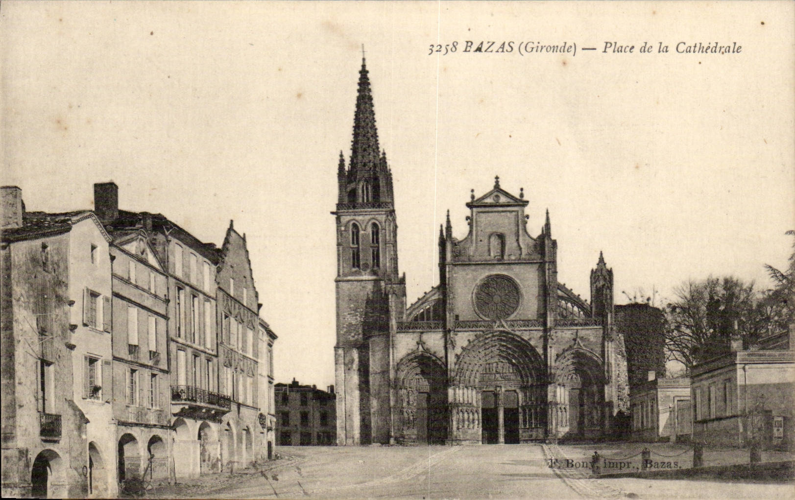 CPA Bazas Place de la cathedrale