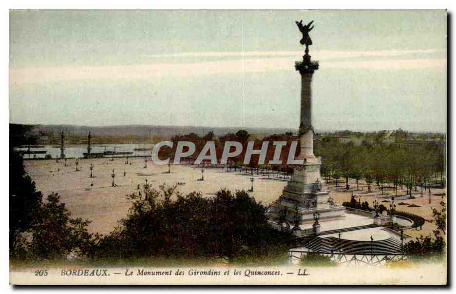 CPA Bordeaux Le monument des Girondins et les Quinconces