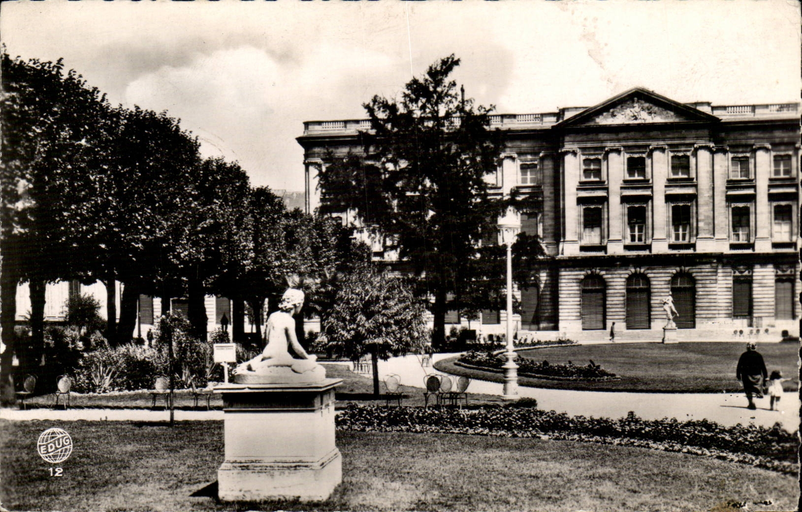 CPSM Bordeaux Le jardin de la mairie