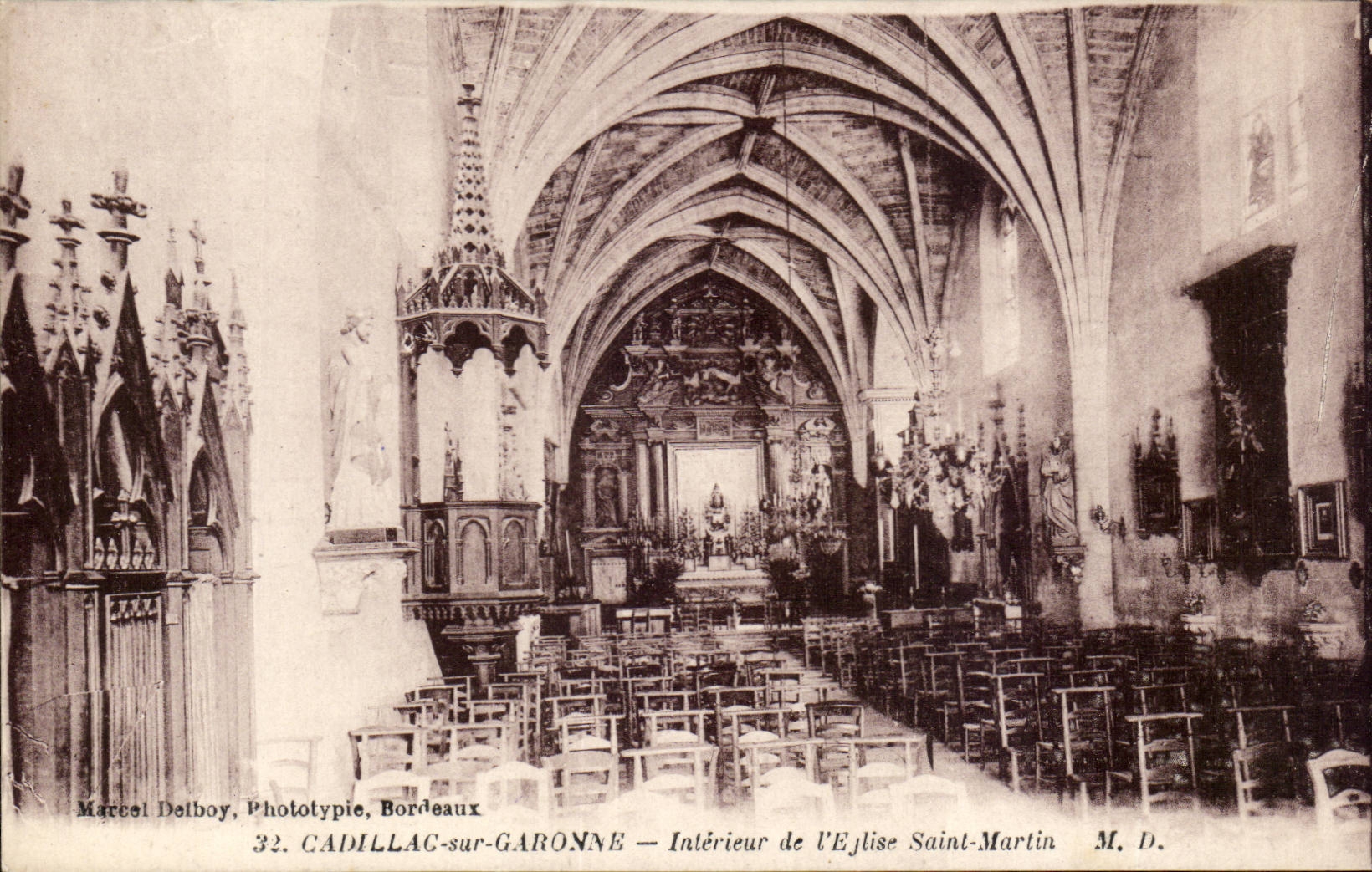 Cadillac sur Garonne CPA Interieur de l'eglise Saint Martin
