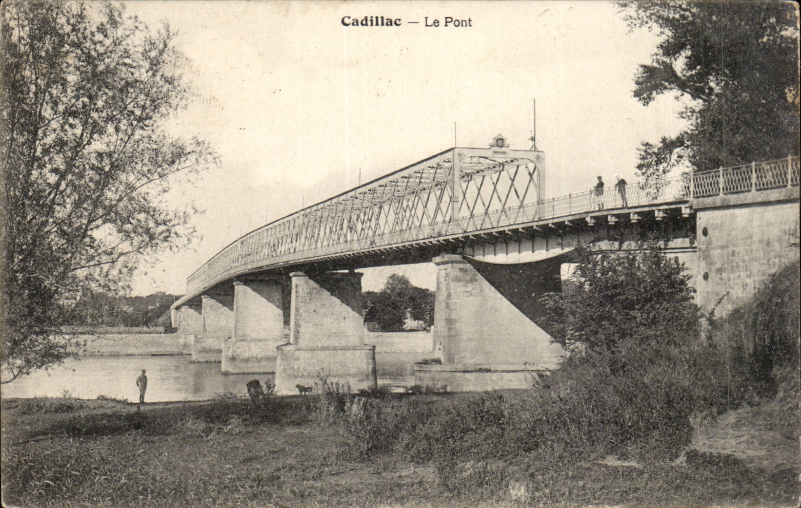 Cadillac sur Garonne CPA Le pont (bridge)