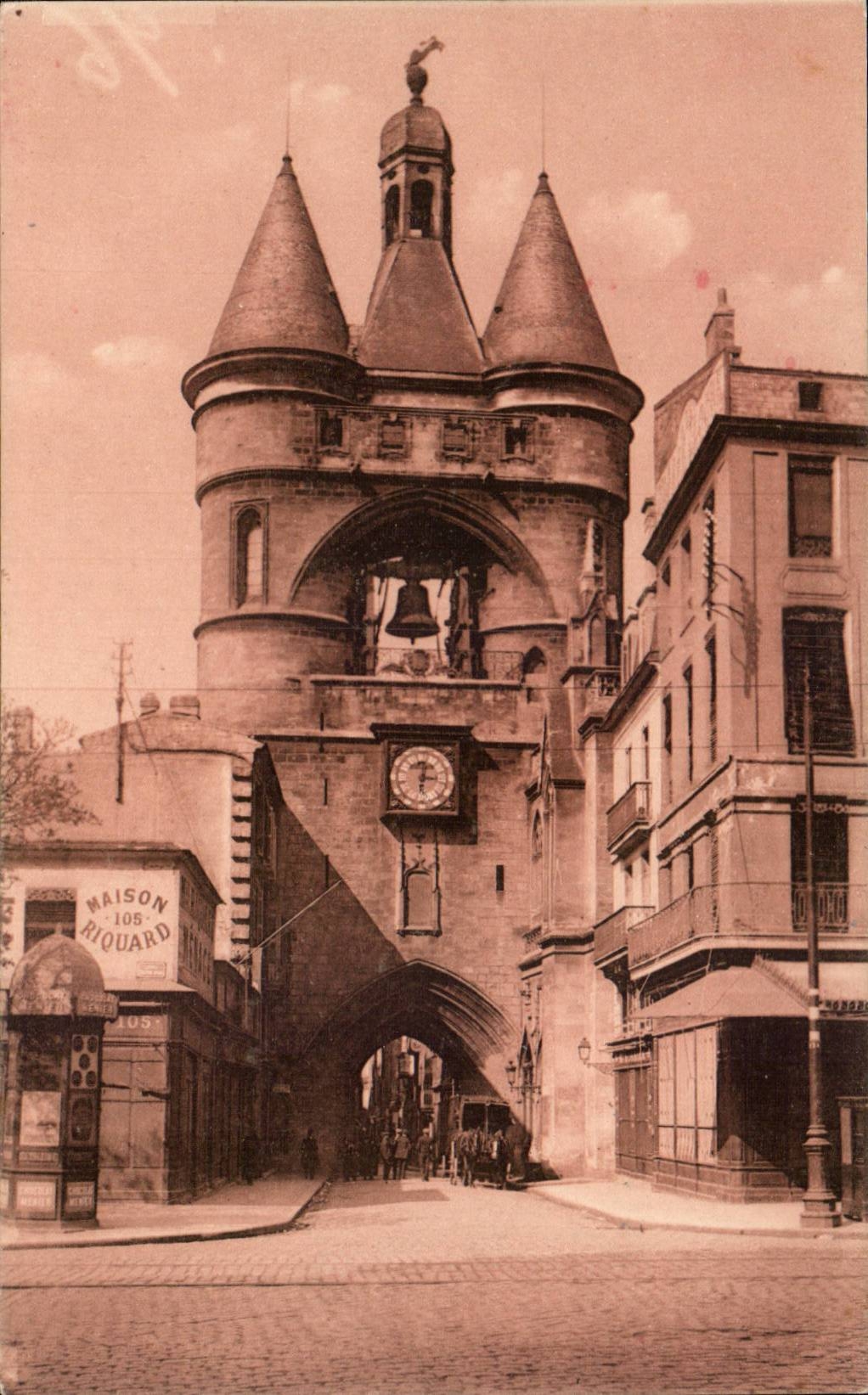 Bordeaux CPA Porte de la grosse horloge