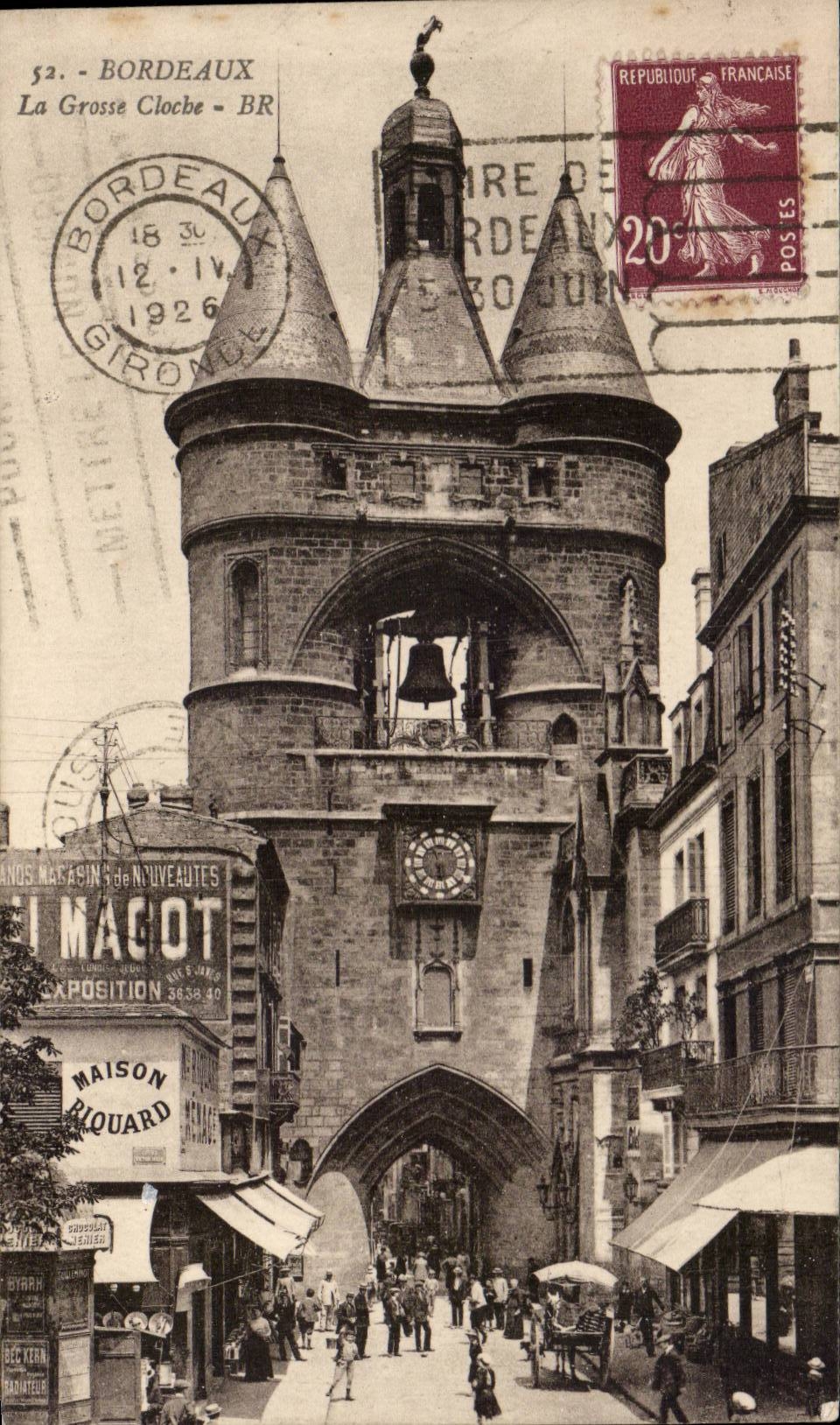 Bordeaux CPA Porte de la grosse horloge