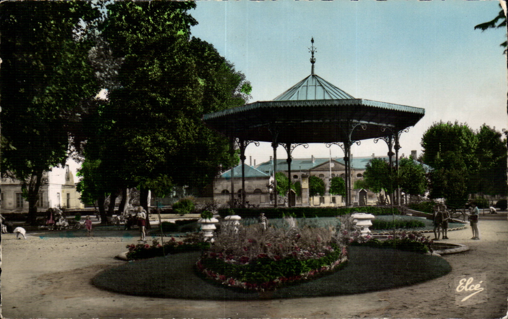 CPM Libourne Le jardin public et la caserne
