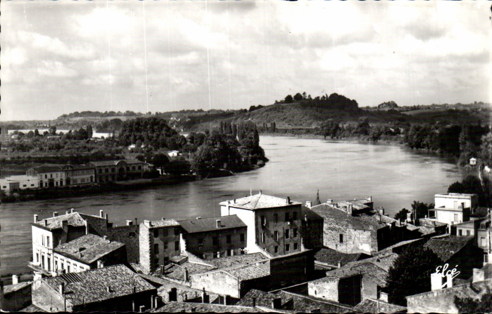 CPM Libourne Vue sur la dordogne et le tertre de Fronsac