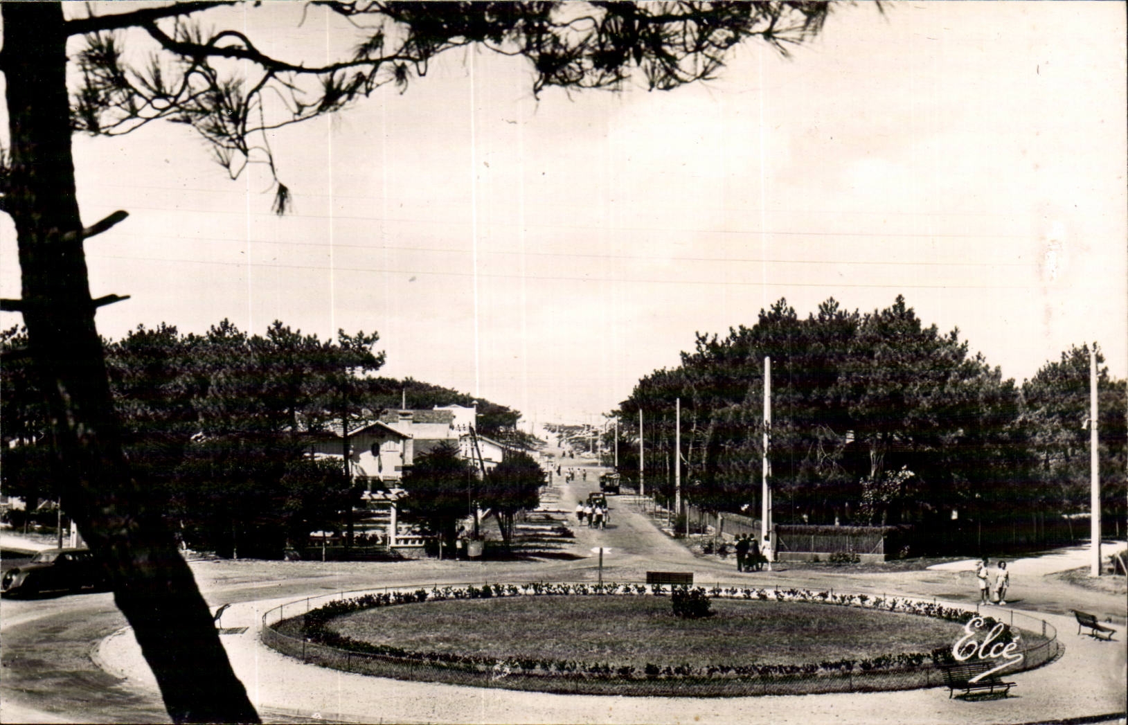 CPM Cap Ferret Le rond point et la route de l'ocean