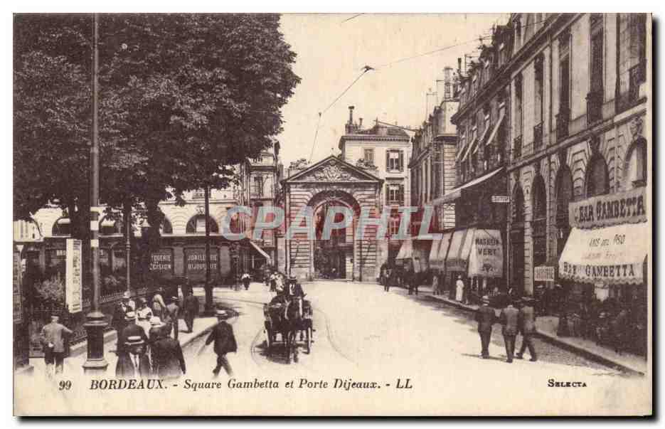 CPA Bordeaux Square Gambetta et porte Dijeaux