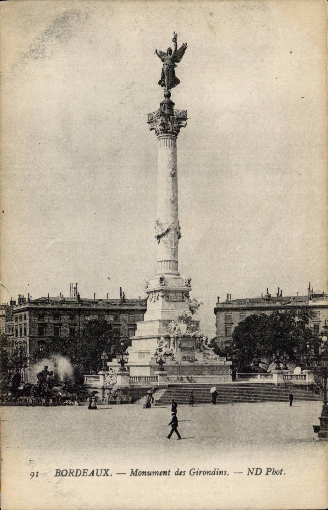 CPA Bordeaux Monument des Girondins