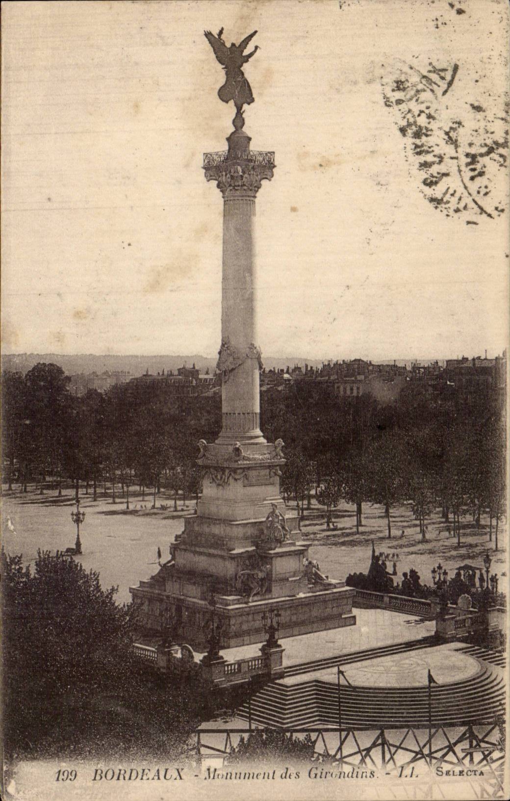 CPA Bordeaux Monument des Girondins