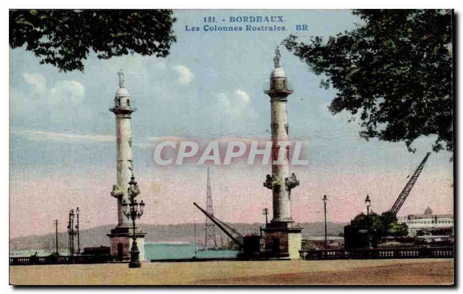 CPA Bordeaux Les colonnes rostrales