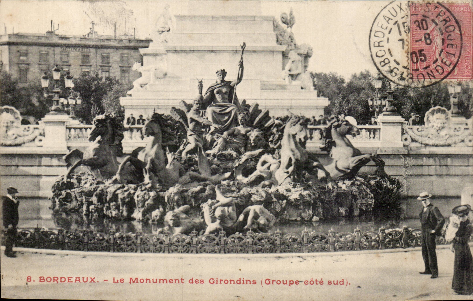 CPA Bordeaux Le monument des girondins (groupe cote sud)