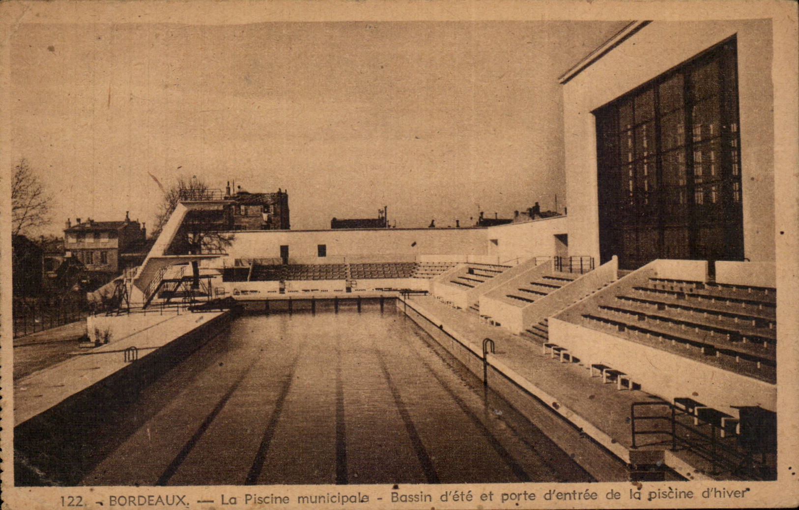 Bordeaux CPA La piscine municipale Bassin d'ete et porte d'entree de la piscine d'hiver