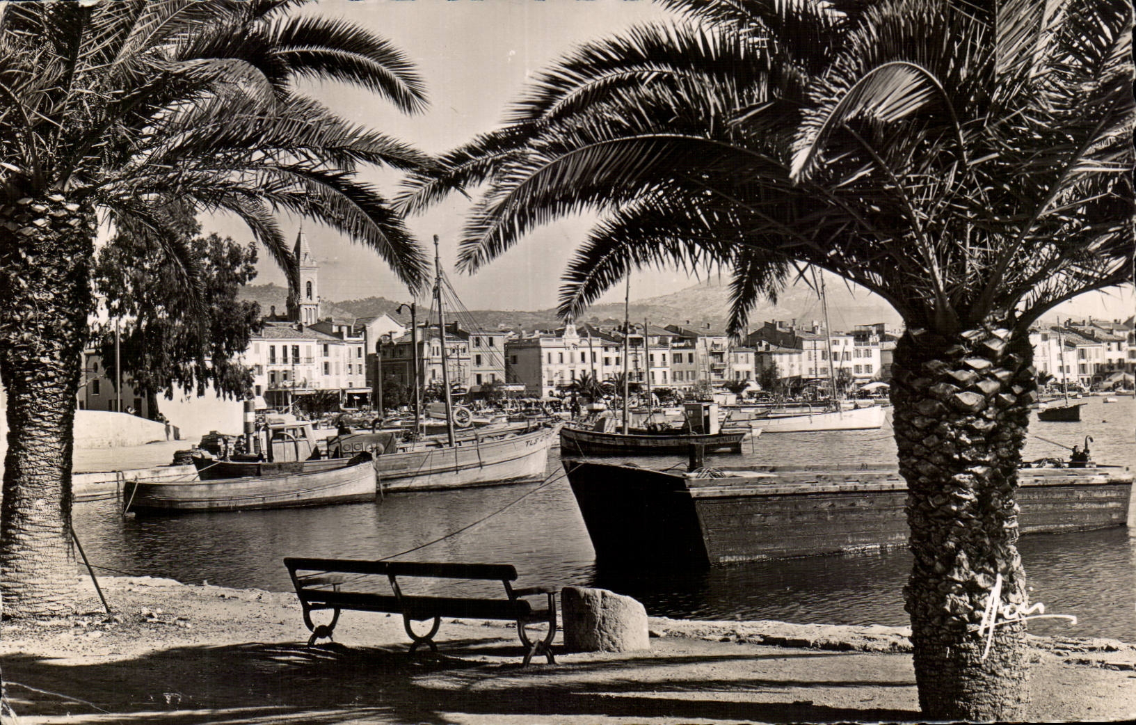Sanary sur Mer CPM Un coin du port