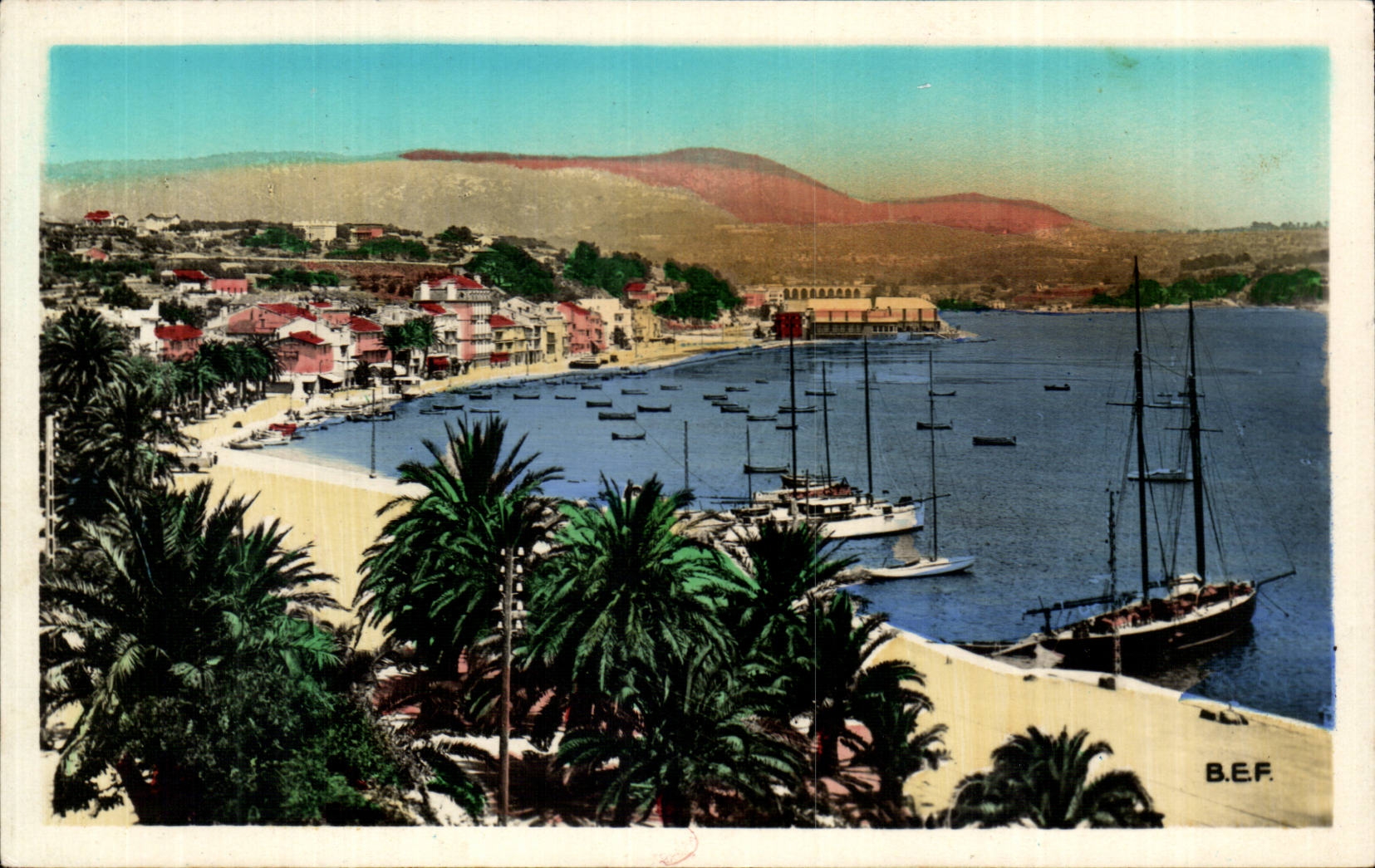Bandol sur mer CPA Vue generale et le port