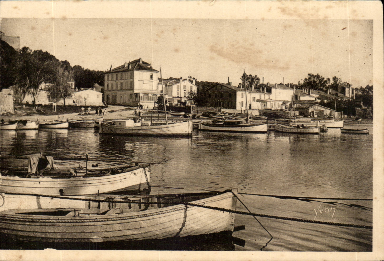 Porquerolles - Panorama pris de la Jetée — Les Iles d'Hyères (Var) — Éditions d'Art YVON