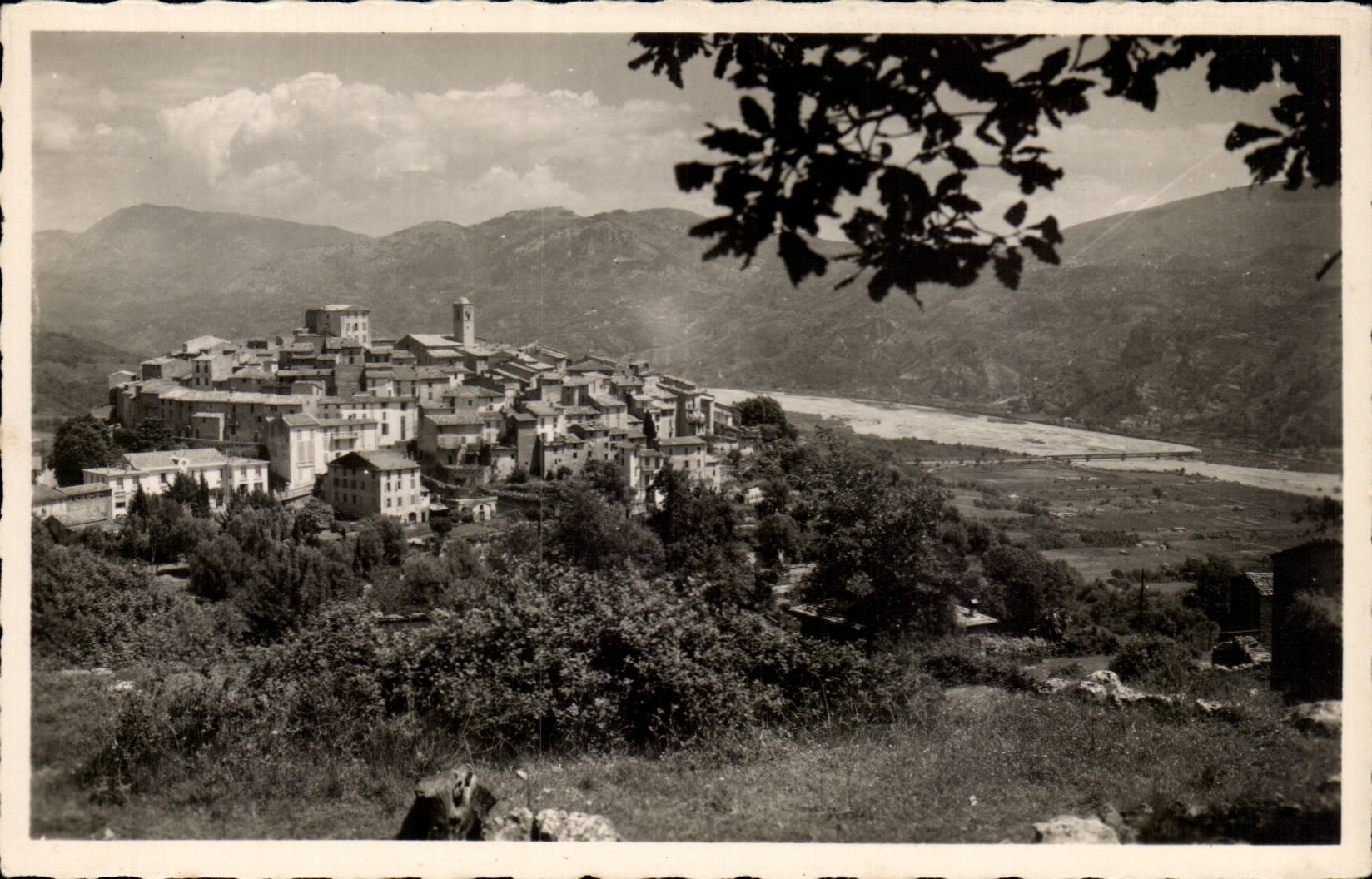Gattieres CPA Vue generale et la vallee du Var