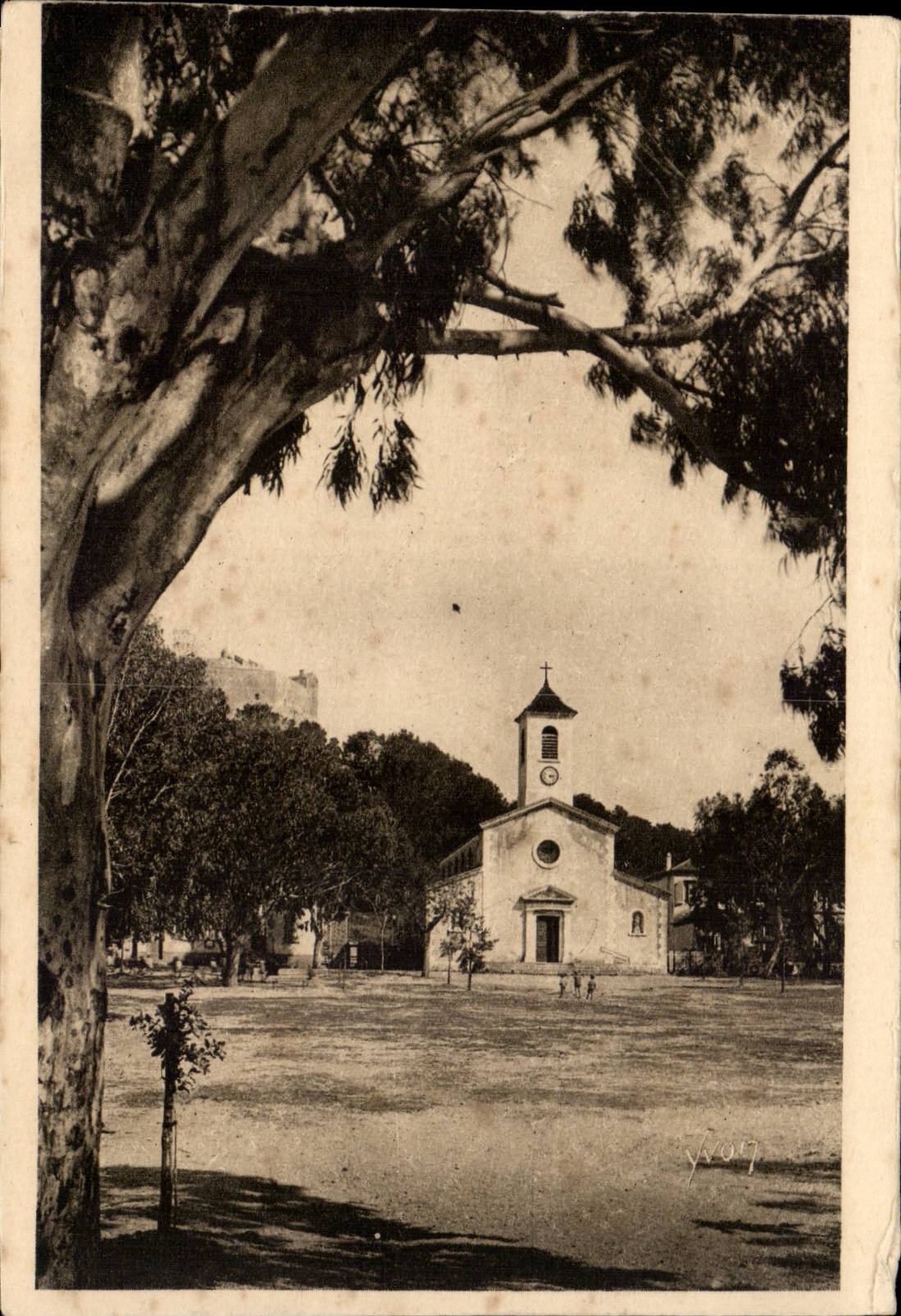 Les iles d'Hyeres CPA Porquerolles Place de l'eglise